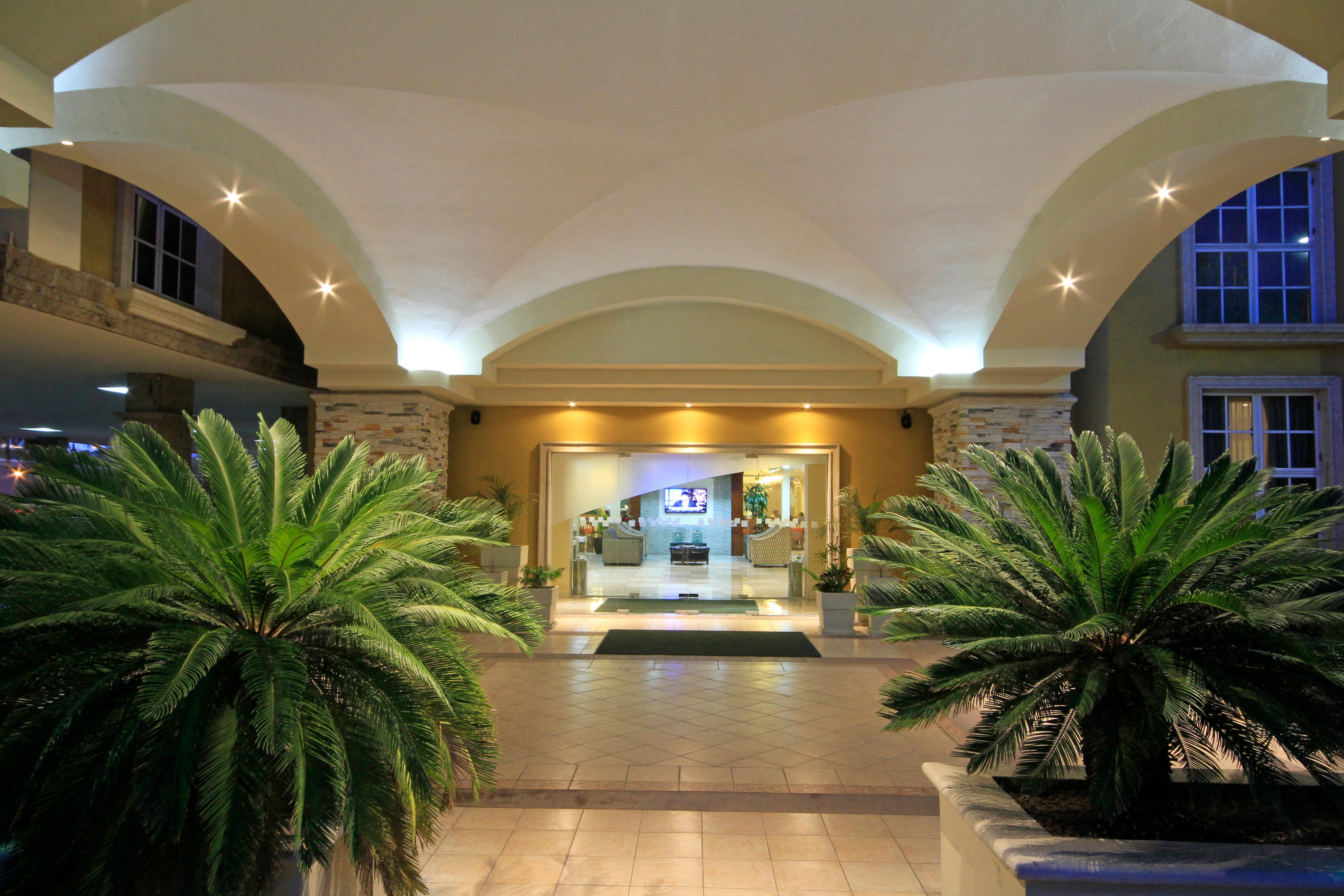 Holiday Inn Monclova By Ihg Exteriör bild