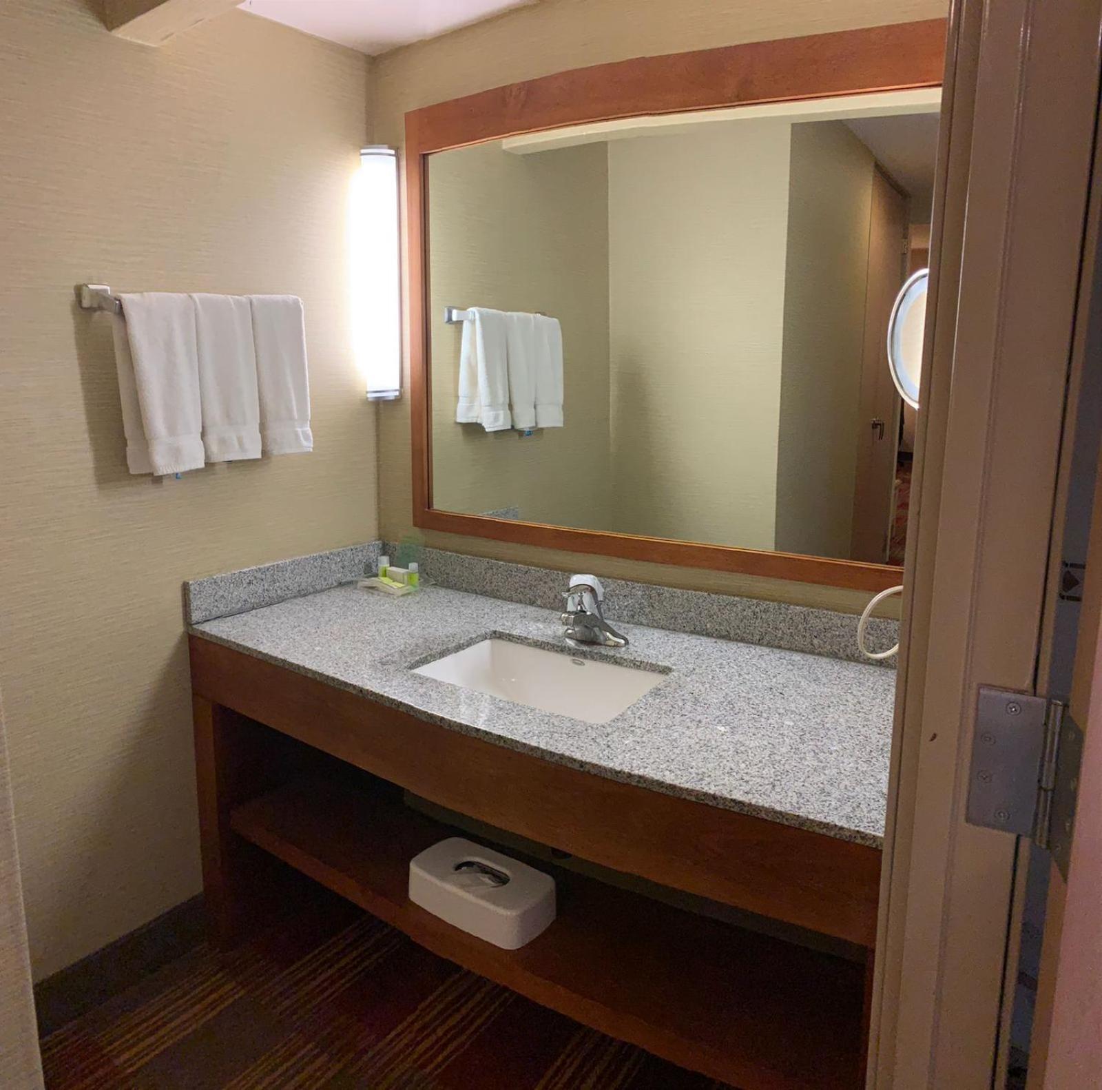 Holiday Inn Monclova By Ihg Exteriör bild