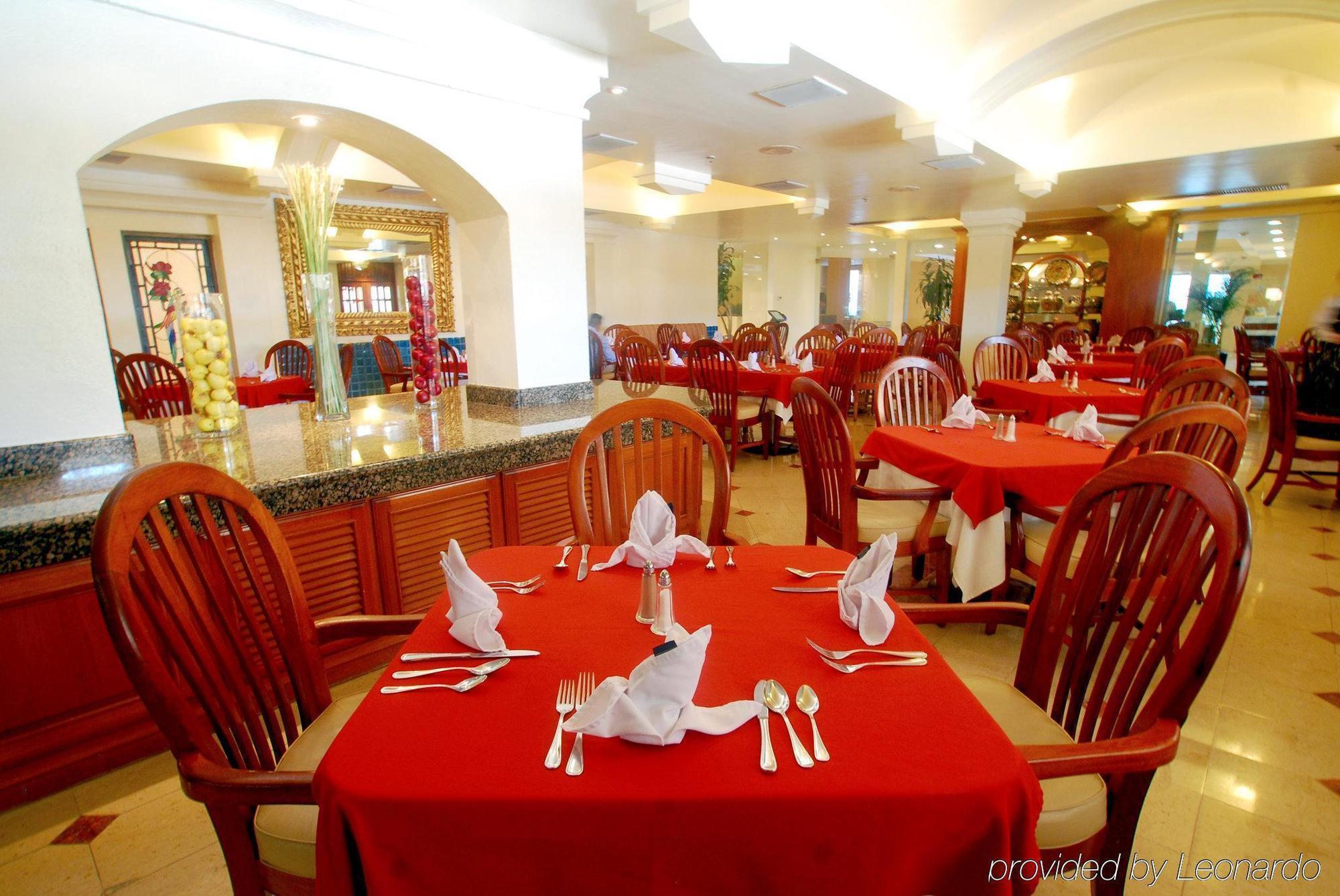 Holiday Inn Monclova By Ihg Exteriör bild