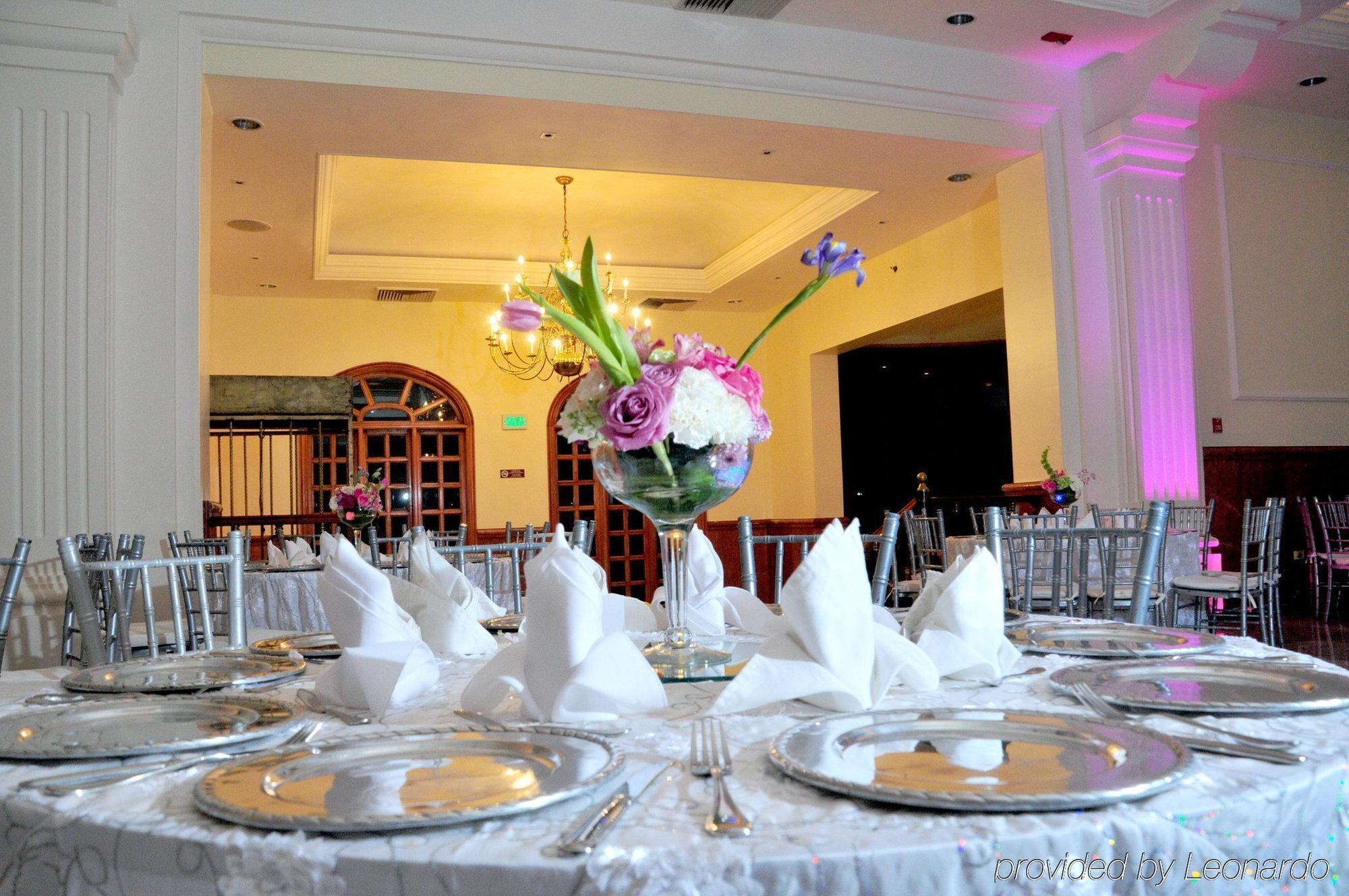 Holiday Inn Monclova By Ihg Exteriör bild